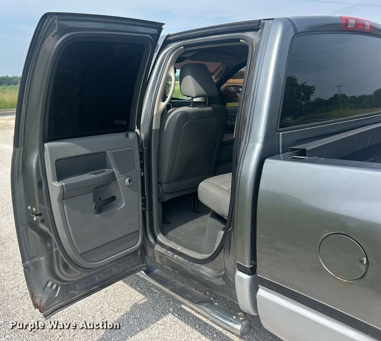 image for item EK8220 2007 Dodge Ram 1500 Quad Cab pickup truck