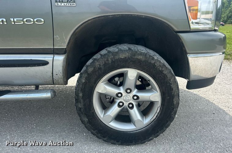 image for item EK8220 2007 Dodge Ram 1500 Quad Cab pickup truck