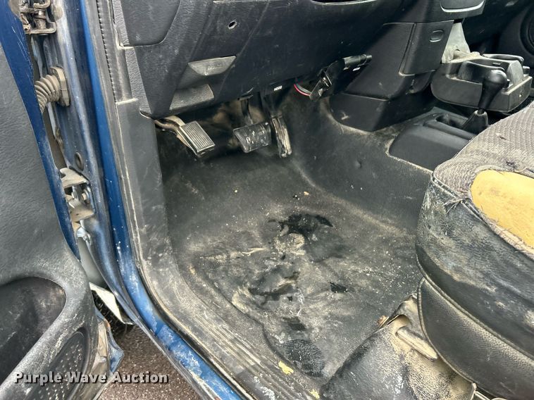 image for item EK8380 2005 Dodge Ram 2500 pickup truck