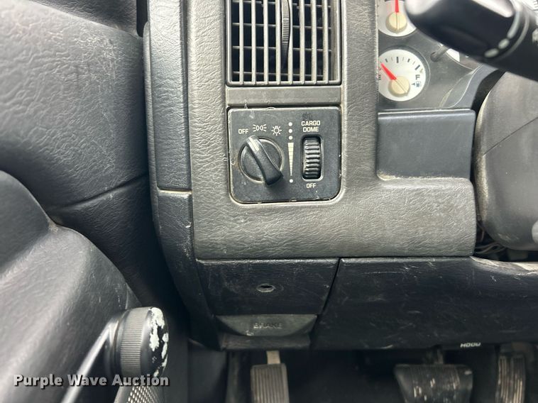 image for item EK8380 2005 Dodge Ram 2500 pickup truck