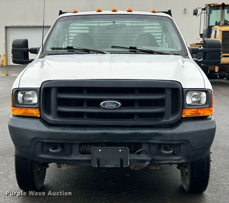 image for item EK8381 2000 Ford F550 Super Duty flatbed truck