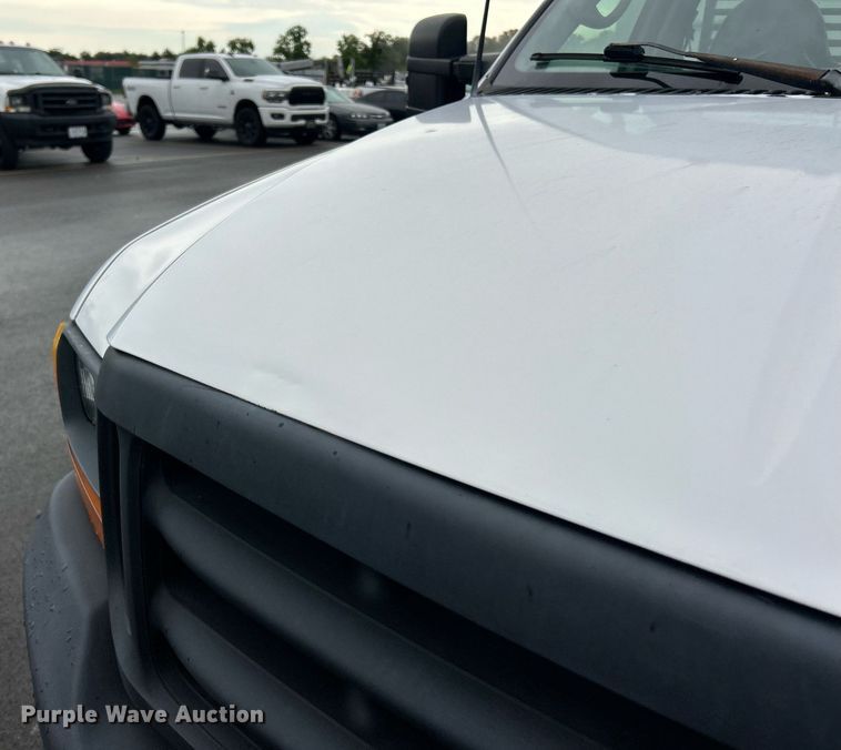 image for item EK8381 2000 Ford F550 Super Duty flatbed truck