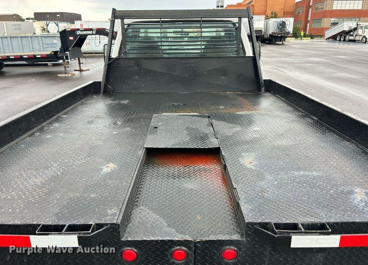 image for item EK8381 2000 Ford F550 Super Duty flatbed truck