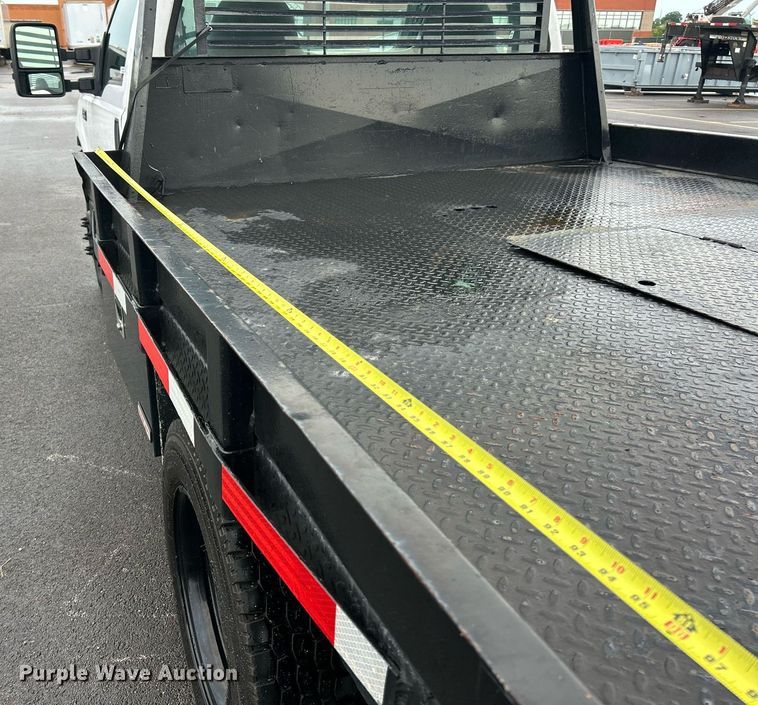 image for item EK8381 2000 Ford F550 Super Duty flatbed truck