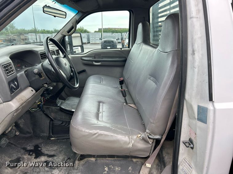 image for item EK8381 2000 Ford F550 Super Duty flatbed truck