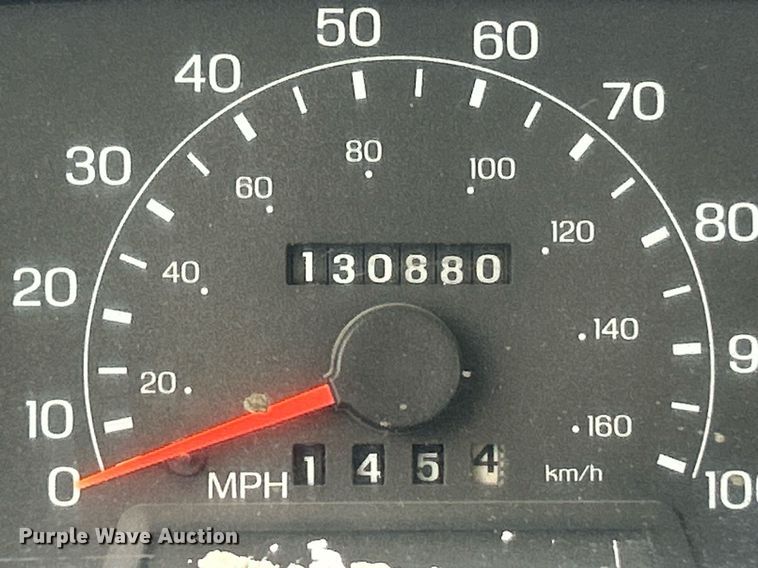 image for item EK8381 2000 Ford F550 Super Duty flatbed truck