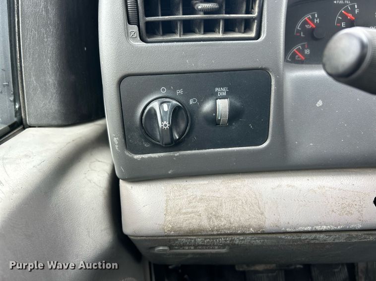 image for item EK8381 2000 Ford F550 Super Duty flatbed truck