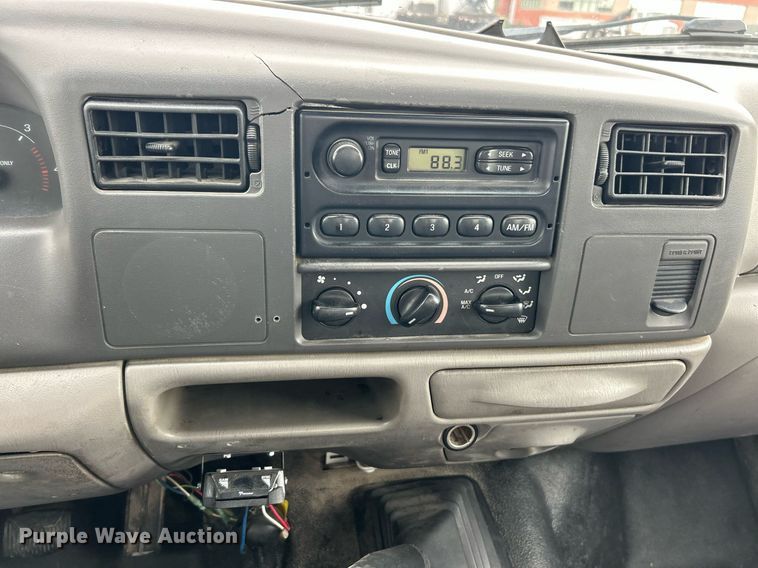 image for item EK8381 2000 Ford F550 Super Duty flatbed truck