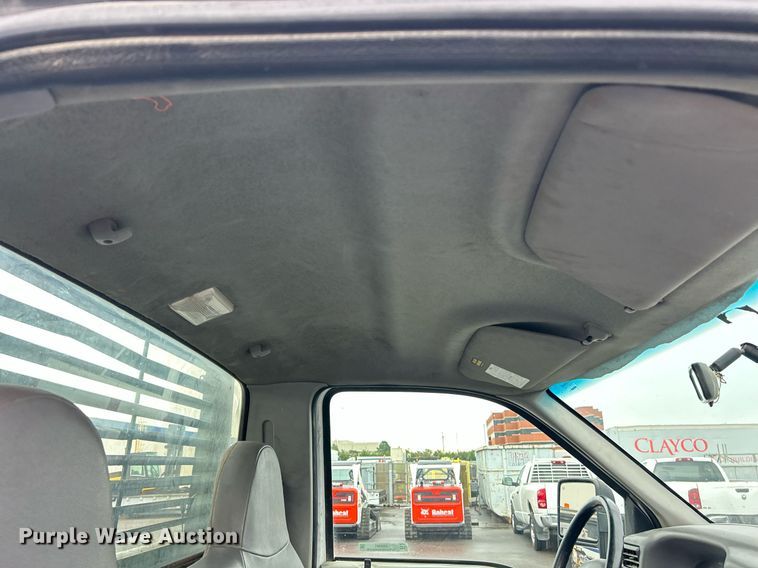 image for item EK8381 2000 Ford F550 Super Duty flatbed truck