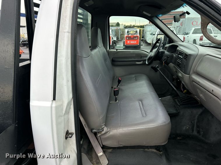 image for item EK8381 2000 Ford F550 Super Duty flatbed truck