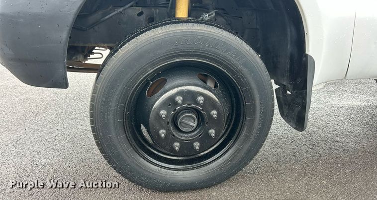 image for item EK8381 2000 Ford F550 Super Duty flatbed truck