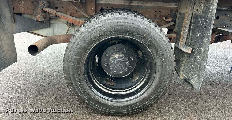 image for item EK8381 2000 Ford F550 Super Duty flatbed truck