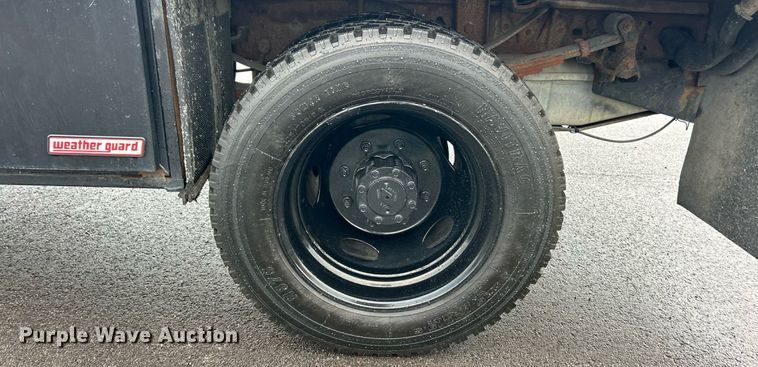 image for item EK8381 2000 Ford F550 Super Duty flatbed truck