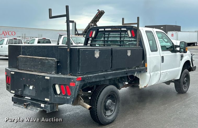 image for item EK8382 2009 Ford F250 Super Duty SuperCab flatbed pickup truck