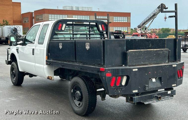 image for item EK8382 2009 Ford F250 Super Duty SuperCab flatbed pickup truck