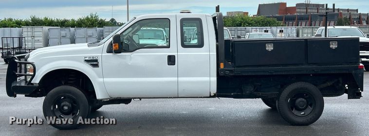 image for item EK8382 2009 Ford F250 Super Duty SuperCab flatbed pickup truck