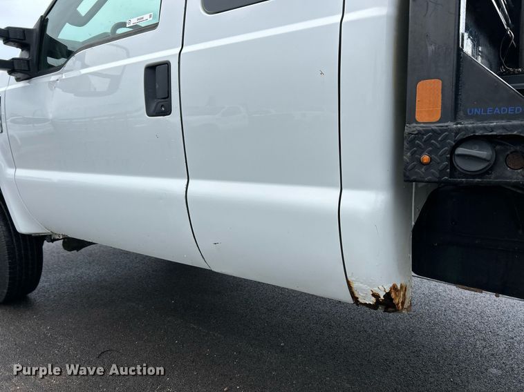 image for item EK8382 2009 Ford F250 Super Duty SuperCab flatbed pickup truck