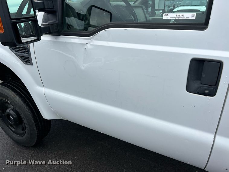 image for item EK8382 2009 Ford F250 Super Duty SuperCab flatbed pickup truck