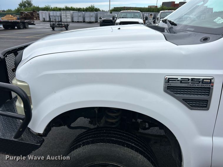 image for item EK8382 2009 Ford F250 Super Duty SuperCab flatbed pickup truck
