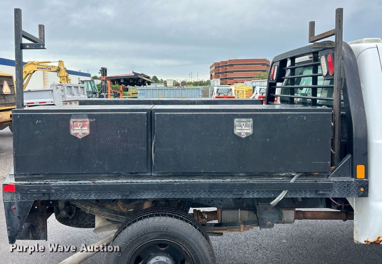 image for item EK8382 2009 Ford F250 Super Duty SuperCab flatbed pickup truck