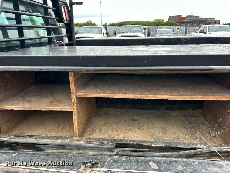 image for item EK8382 2009 Ford F250 Super Duty SuperCab flatbed pickup truck