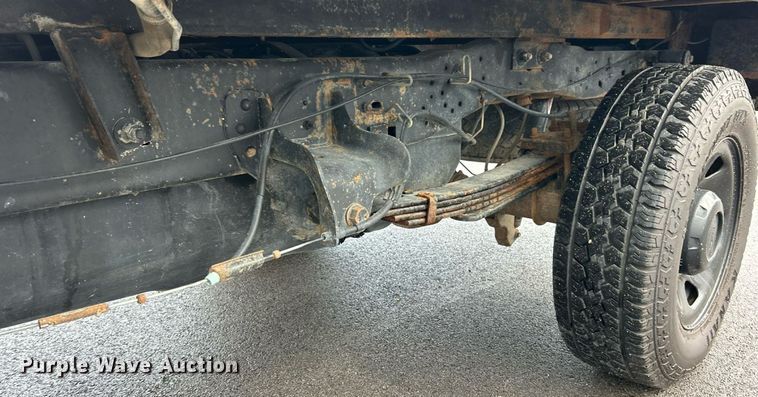 image for item EK8382 2009 Ford F250 Super Duty SuperCab flatbed pickup truck