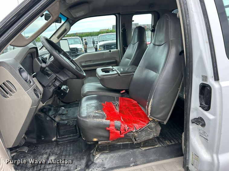 image for item EK8382 2009 Ford F250 Super Duty SuperCab flatbed pickup truck