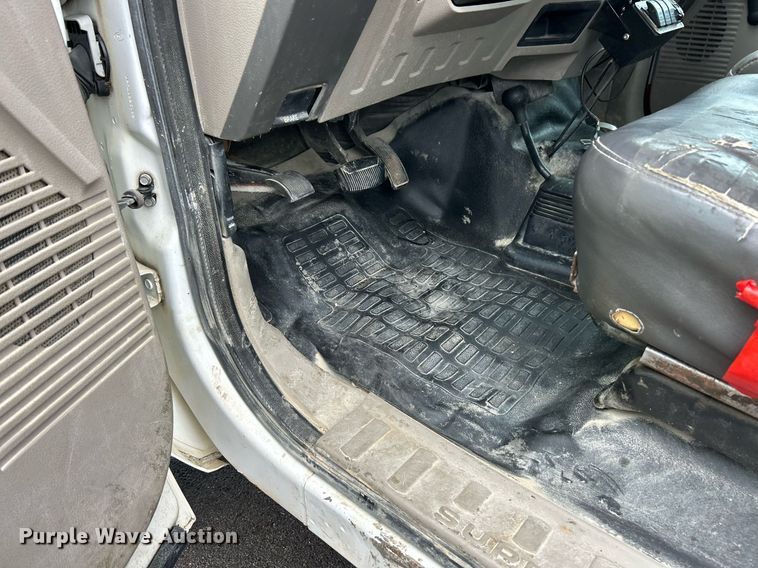 image for item EK8382 2009 Ford F250 Super Duty SuperCab flatbed pickup truck