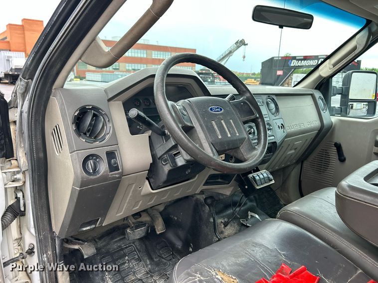 image for item EK8382 2009 Ford F250 Super Duty SuperCab flatbed pickup truck