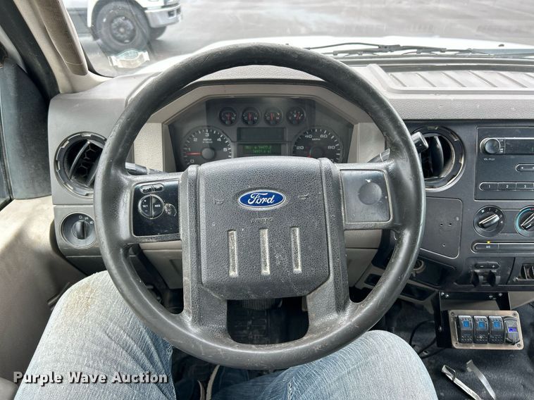 image for item EK8382 2009 Ford F250 Super Duty SuperCab flatbed pickup truck