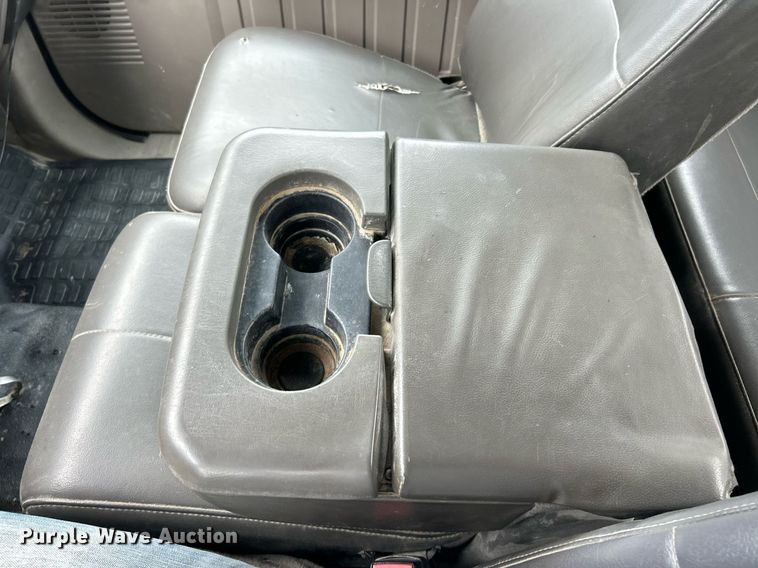 image for item EK8382 2009 Ford F250 Super Duty SuperCab flatbed pickup truck