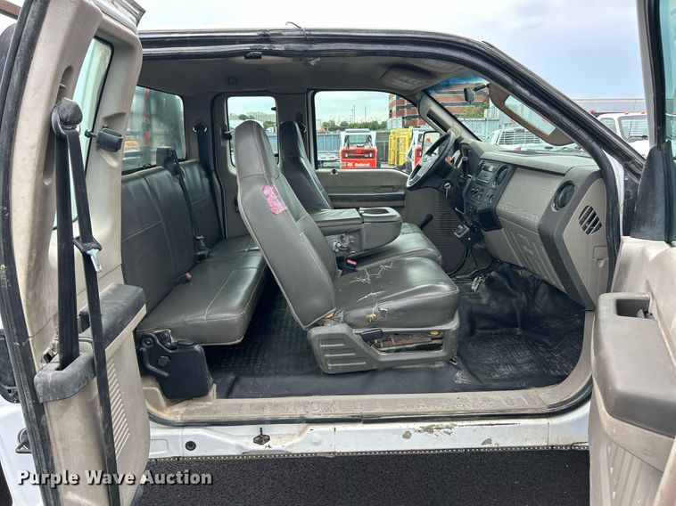 image for item EK8382 2009 Ford F250 Super Duty SuperCab flatbed pickup truck