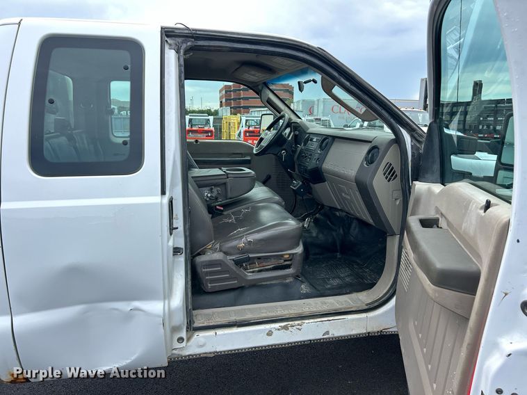 image for item EK8382 2009 Ford F250 Super Duty SuperCab flatbed pickup truck