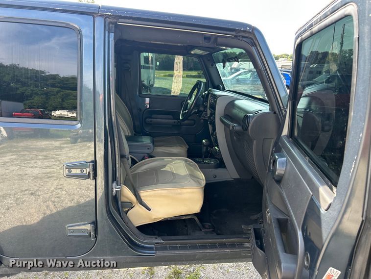 image for item EK8411 2008 Jeep Wrangler Sahara SUV