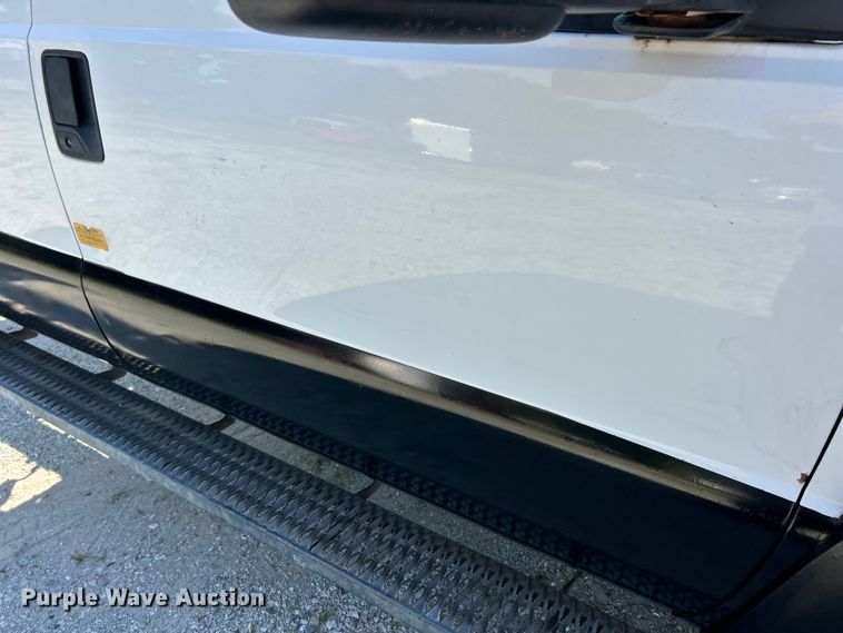 image for item EK8413 2009 Ford F550 Crew Cab truck cab and chassis