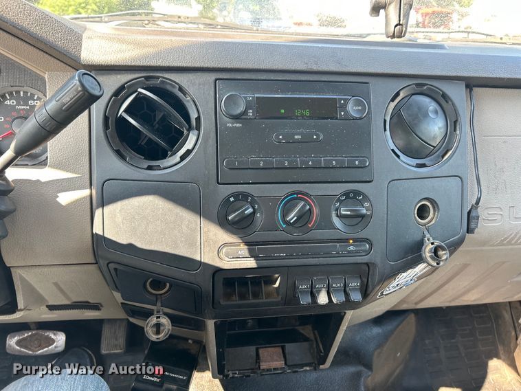 image for item EK8413 2009 Ford F550 Crew Cab truck cab and chassis