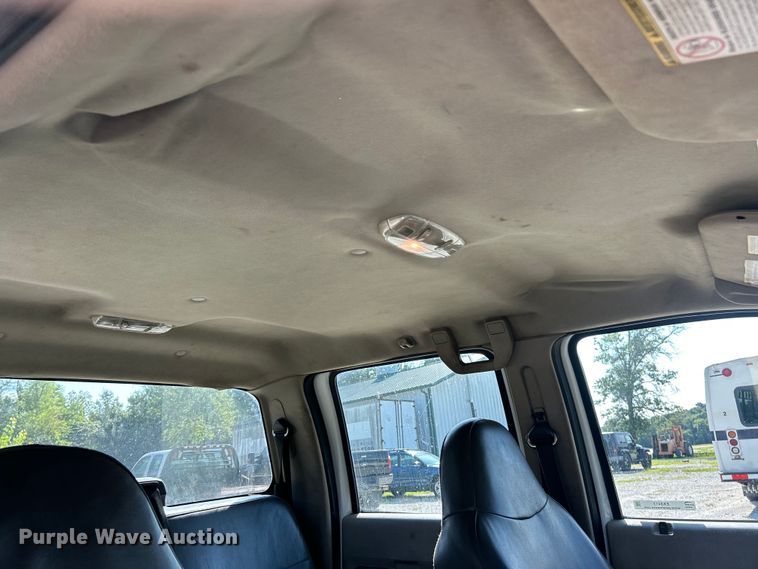 image for item EK8413 2009 Ford F550 Crew Cab truck cab and chassis