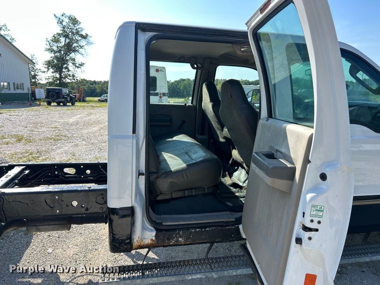 image for item EK8413 2009 Ford F550 Crew Cab truck cab and chassis