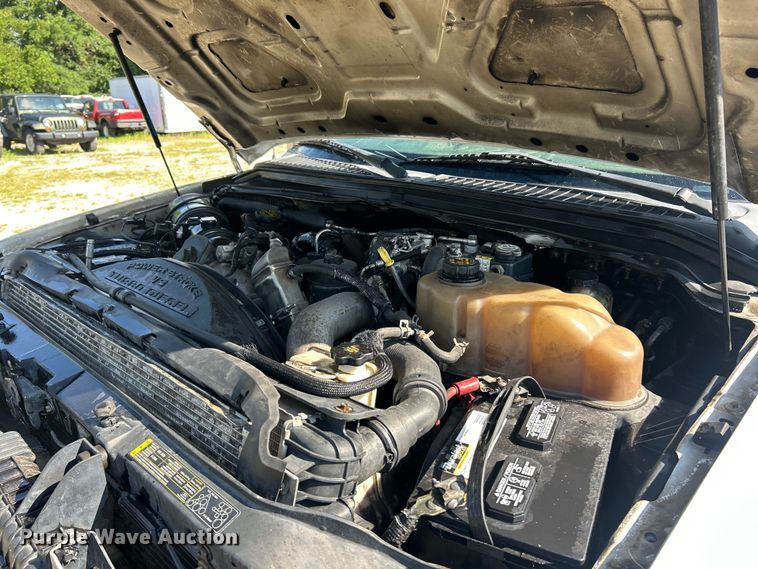 image for item EK8413 2009 Ford F550 Crew Cab truck cab and chassis