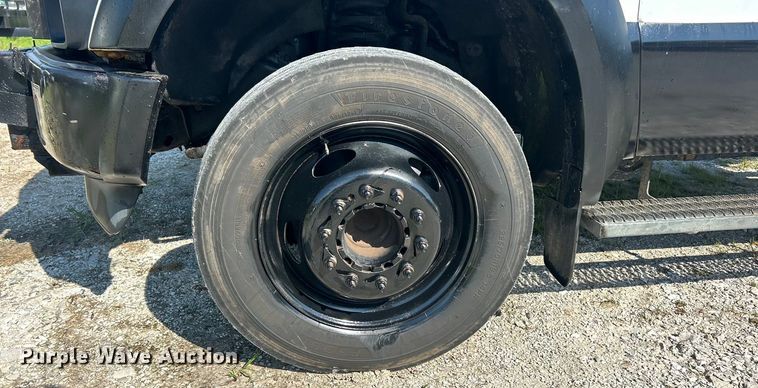 image for item EK8413 2009 Ford F550 Crew Cab truck cab and chassis