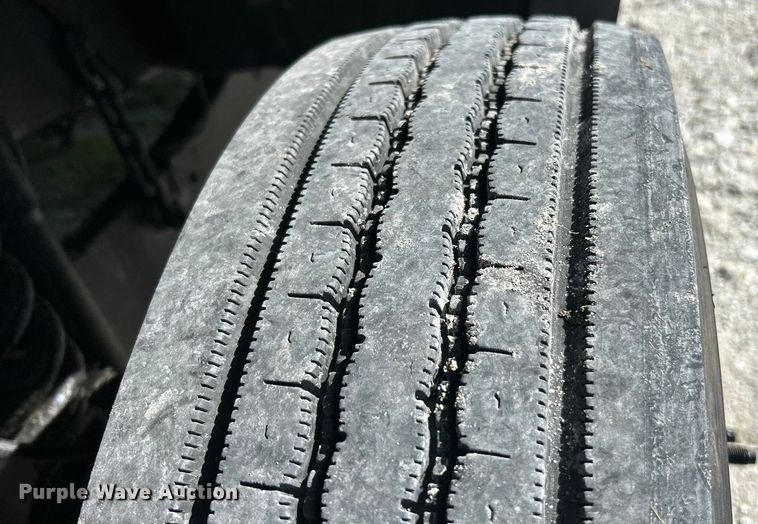 image for item EK8413 2009 Ford F550 Crew Cab truck cab and chassis