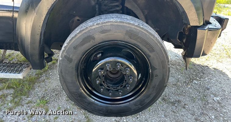 image for item EK8413 2009 Ford F550 Crew Cab truck cab and chassis