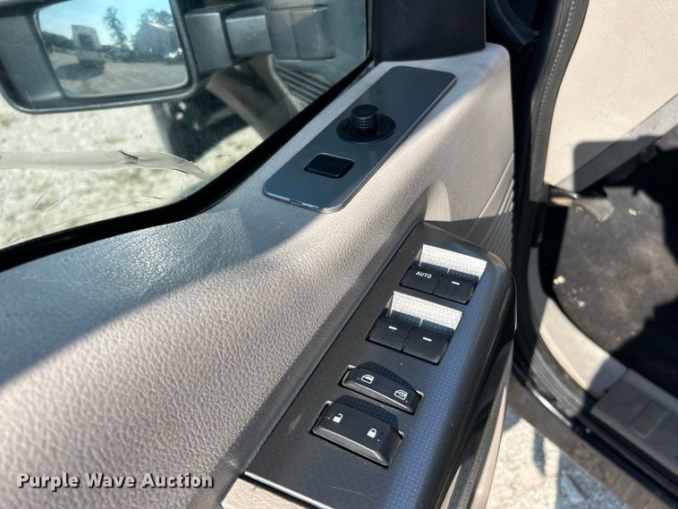 image for item EK8414 2008 Ford F250 Super Duty XL Crew Cab pickup truck