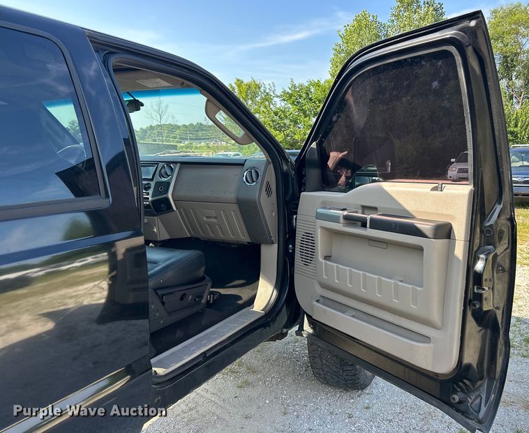 image for item EK8414 2008 Ford F250 Super Duty XL Crew Cab pickup truck