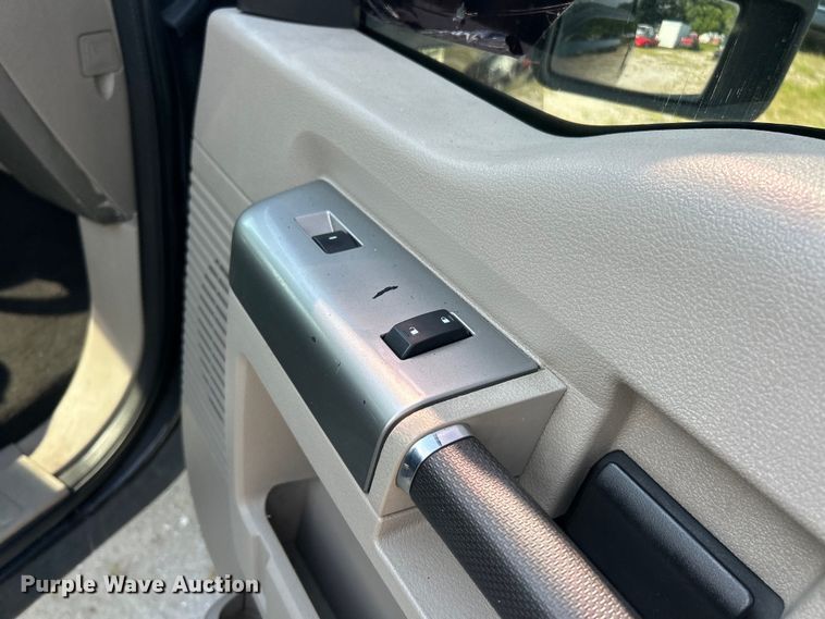 image for item EK8414 2008 Ford F250 Super Duty XL Crew Cab pickup truck