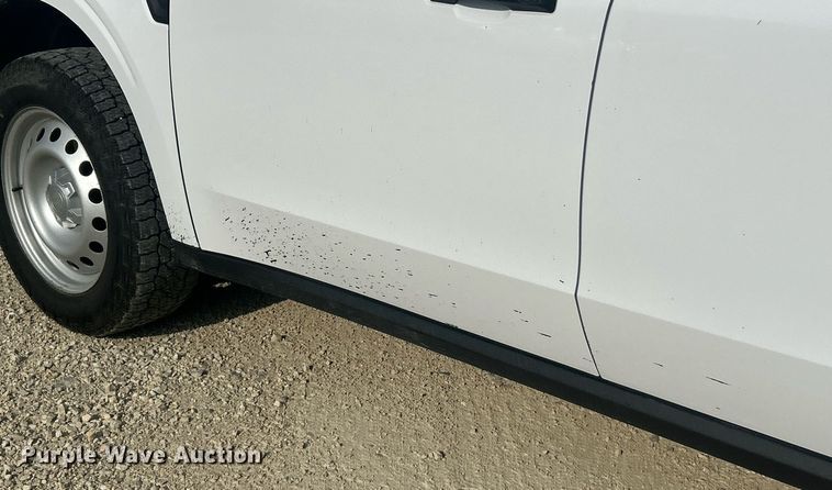 image for item EK8417 2022 Ford Maverick XL Crew Cab pickup truck