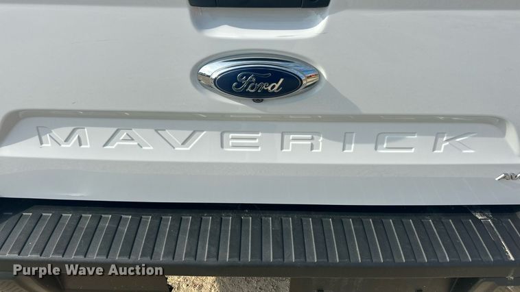 image for item EK8417 2022 Ford Maverick XL Crew Cab pickup truck