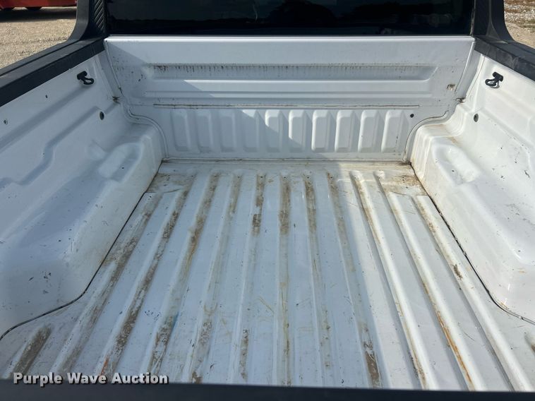 image for item EK8417 2022 Ford Maverick XL Crew Cab pickup truck