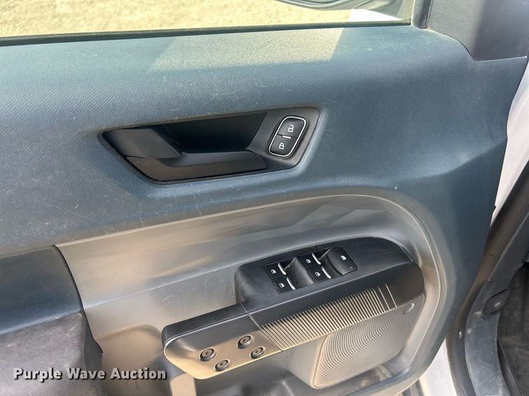 image for item EK8417 2022 Ford Maverick XL Crew Cab pickup truck