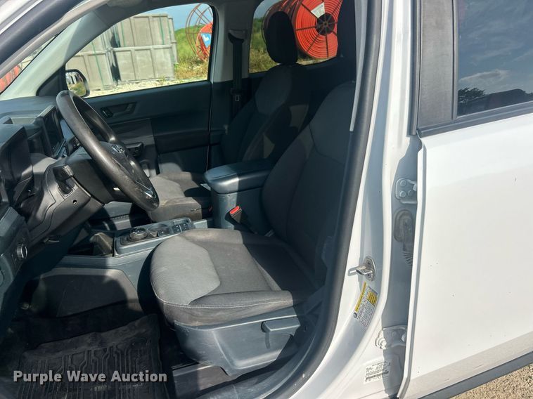 image for item EK8417 2022 Ford Maverick XL Crew Cab pickup truck